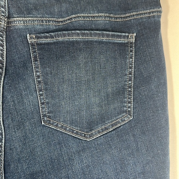 Torrid Sky High Skinny Bermuda Denim Dark Wash Shorts - Picture 9 of 11